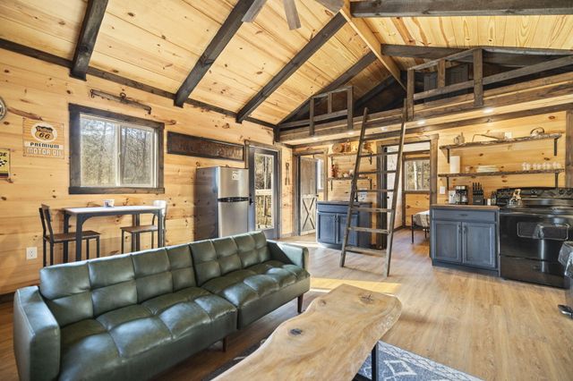 22 Still Hand, Beattyville, KY 41311