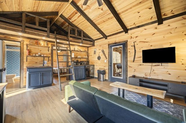 22 Still Hand, Beattyville, KY 41311