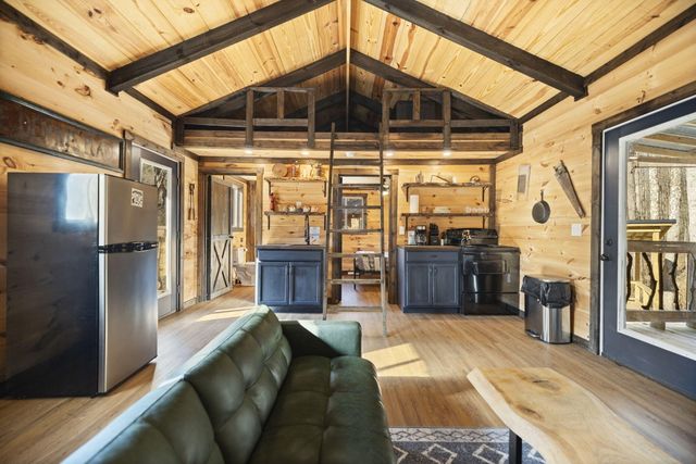 22 Still Hand, Beattyville, KY 41311