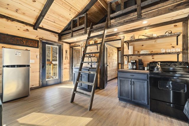 22 Still Hand, Beattyville, KY 41311