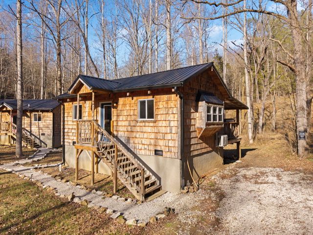 22 Still Hand, Beattyville, KY 41311