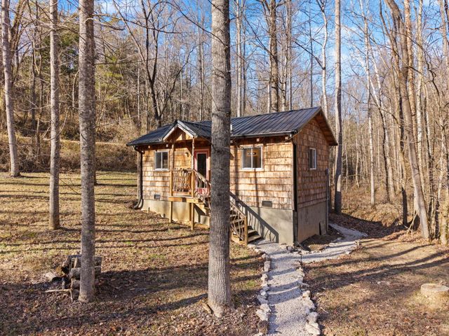 22 Still Hand, Beattyville, KY 41311