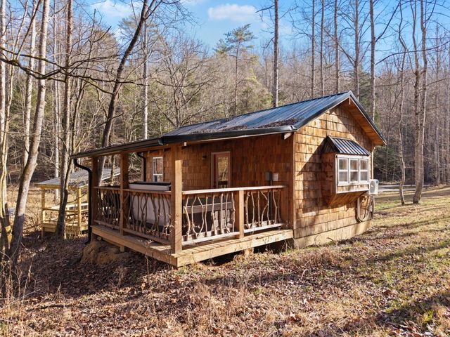 22 Still Hand, Beattyville, KY 41311