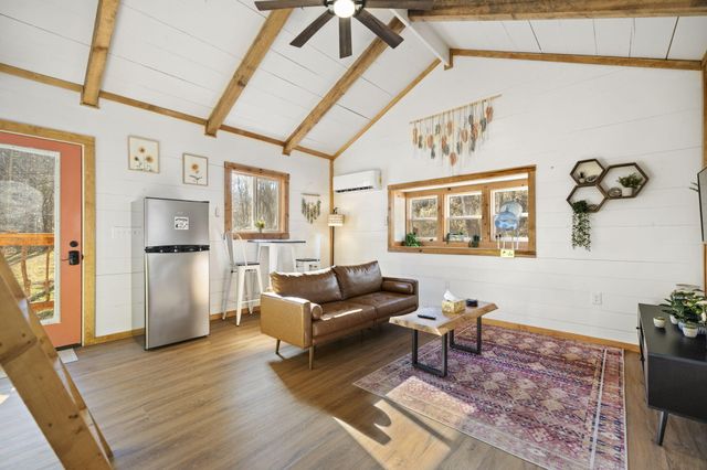 22 Still Hand, Beattyville, KY 41311