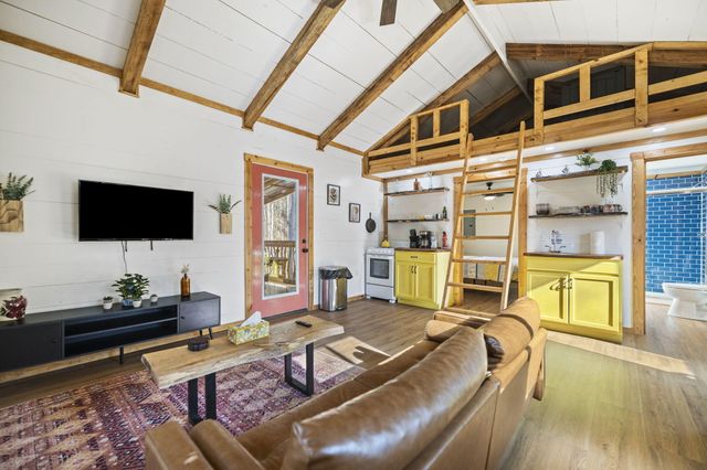 22 Still Hand, Beattyville, KY 41311