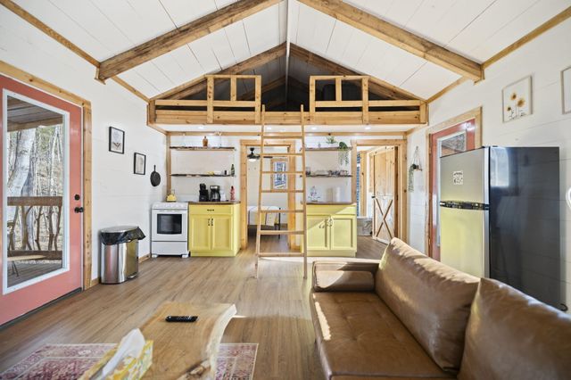 22 Still Hand, Beattyville, KY 41311