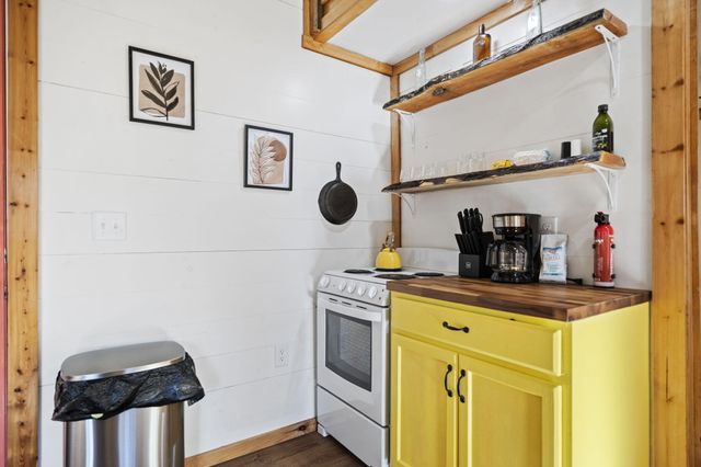 22 Still Hand, Beattyville, KY 41311