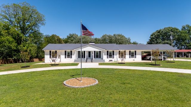 1448 Baker Ln, Lawrenceburg, TN 38464