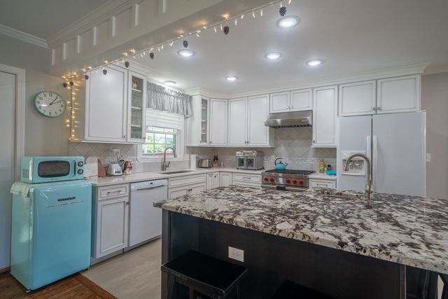 1448 Baker Ln, Lawrenceburg, TN 38464