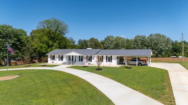 1448 Baker Ln, Lawrenceburg, TN 38464