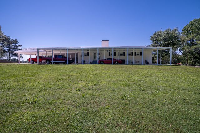 1448 Baker Ln, Lawrenceburg, TN 38464
