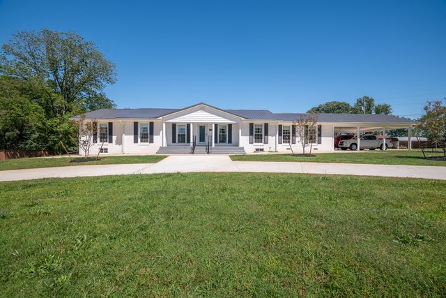 1448 Baker Ln, Lawrenceburg, TN 38464