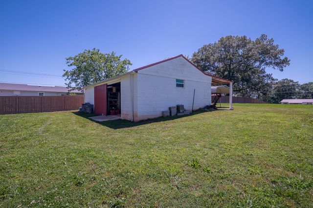 1448 Baker Ln, Lawrenceburg, TN 38464