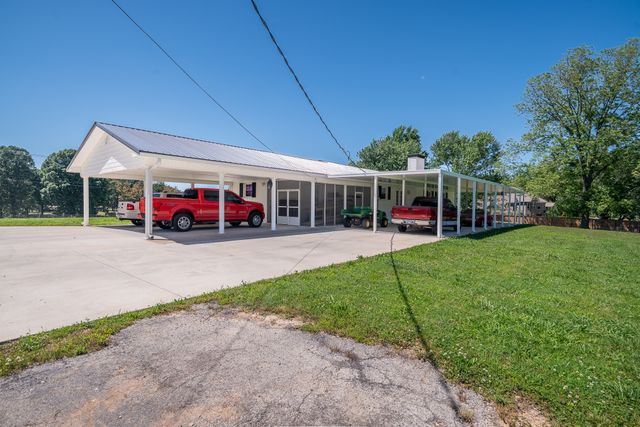 1448 Baker Ln, Lawrenceburg, TN 38464