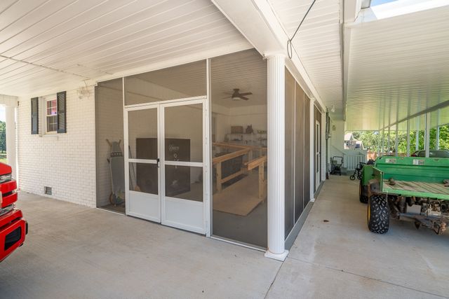1448 Baker Ln, Lawrenceburg, TN 38464