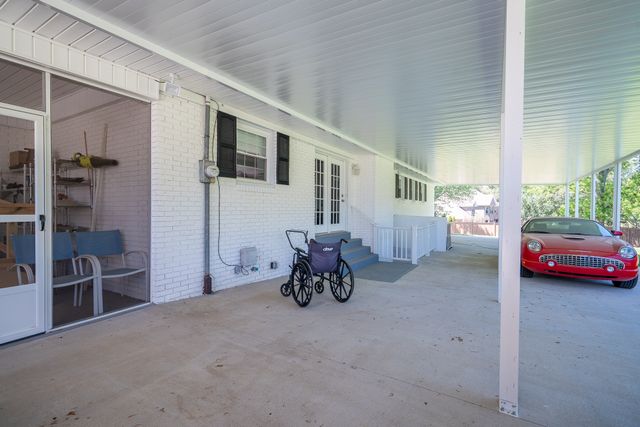 1448 Baker Ln, Lawrenceburg, TN 38464