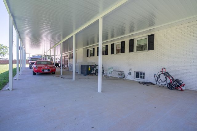 1448 Baker Ln, Lawrenceburg, TN 38464
