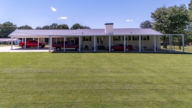 1448 Baker Ln, Lawrenceburg, TN 38464