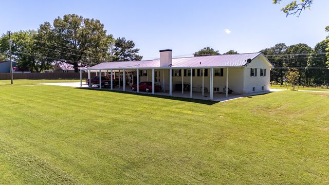 1448 Baker Ln, Lawrenceburg, TN 38464