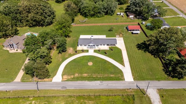 1448 Baker Ln, Lawrenceburg, TN 38464