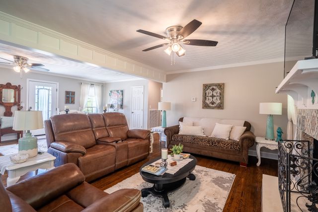 1448 Baker Ln, Lawrenceburg, TN 38464