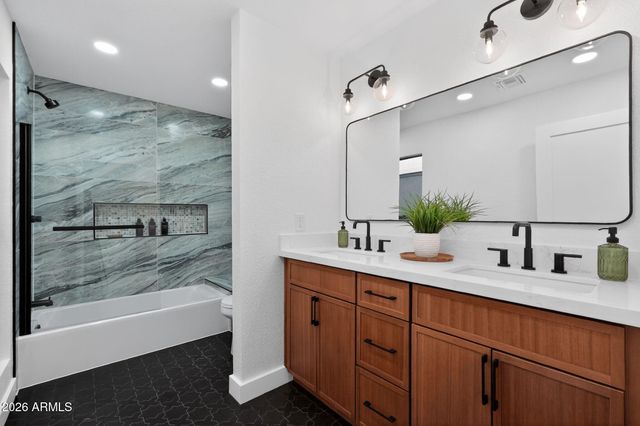 7369 E KRALL Street, Scottsdale, AZ 85250