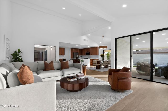 7369 E KRALL Street, Scottsdale, AZ 85250