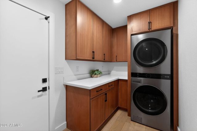 7369 E KRALL Street, Scottsdale, AZ 85250