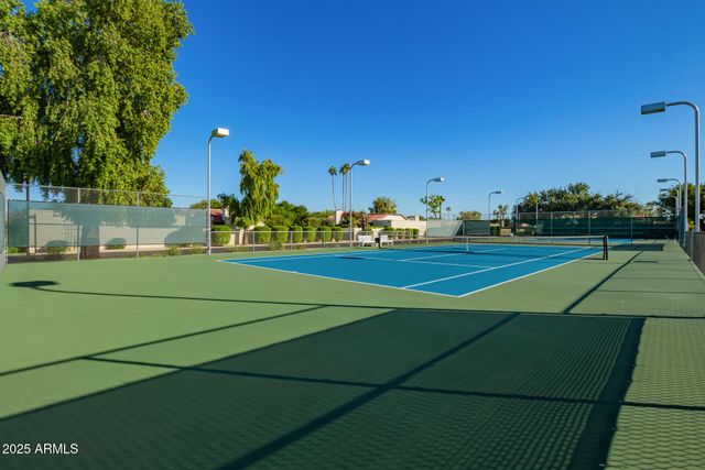 7369 E KRALL Street, Scottsdale, AZ 85250