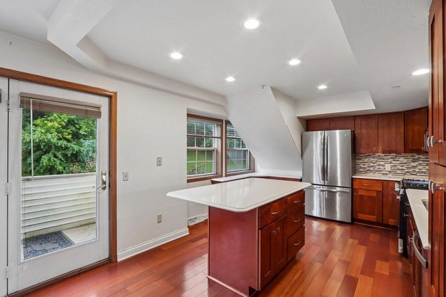 325 Kristin COURT W, Brookfield, WI 53045