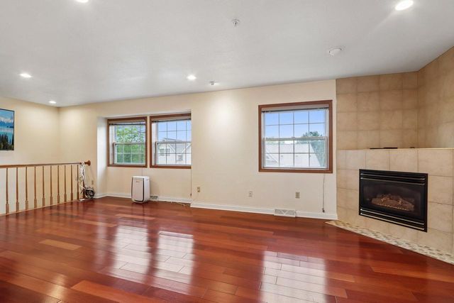 325 Kristin COURT W, Brookfield, WI 53045