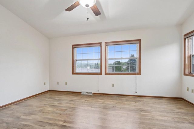 325 Kristin COURT W, Brookfield, WI 53045
