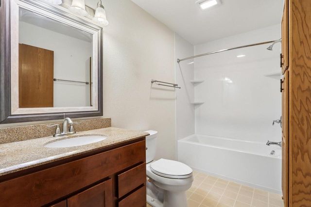 325 Kristin COURT W, Brookfield, WI 53045