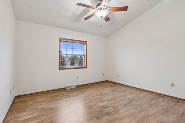 325 Kristin COURT W, Brookfield, WI 53045