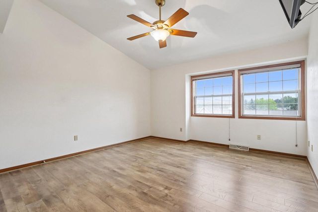 325 Kristin COURT W, Brookfield, WI 53045