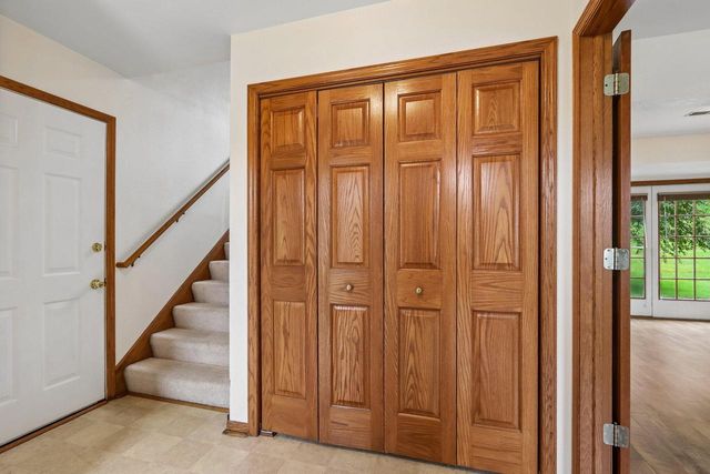 325 Kristin COURT W, Brookfield, WI 53045
