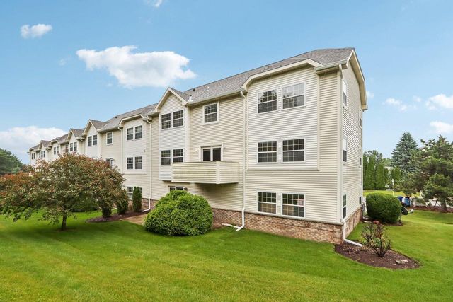 325 Kristin COURT W, Brookfield, WI 53045