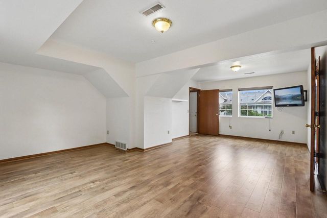 325 Kristin COURT W, Brookfield, WI 53045