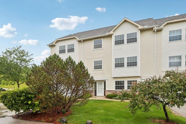 325 Kristin COURT W, Brookfield, WI 53045