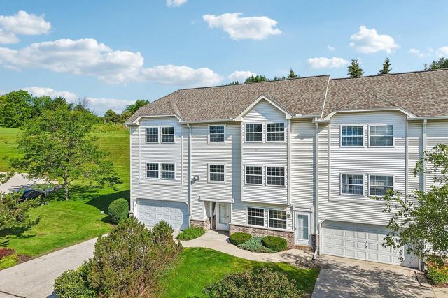 325 Kristin COURT W, Brookfield, WI 53045