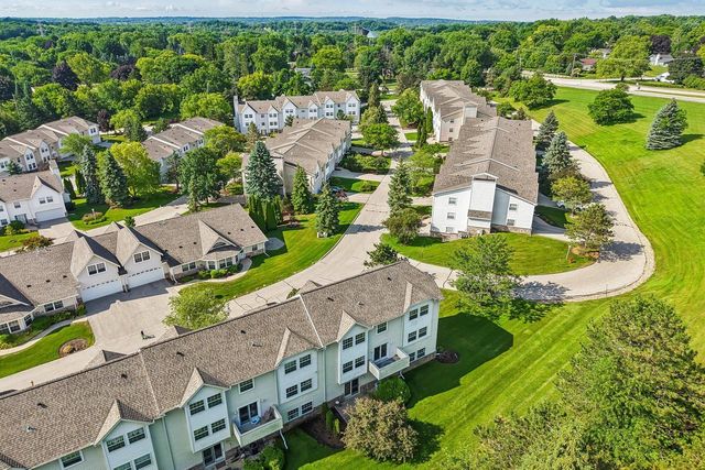 325 Kristin COURT W, Brookfield, WI 53045