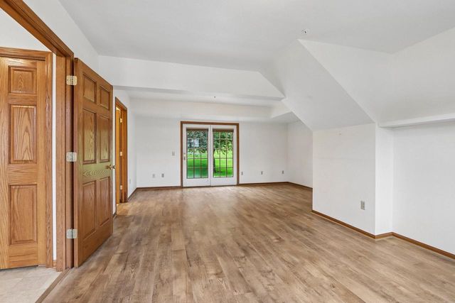 325 Kristin COURT W, Brookfield, WI 53045