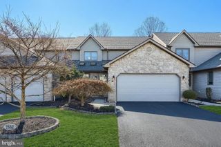 2552 FAIRWAY DR #2552, York, PA 17402
