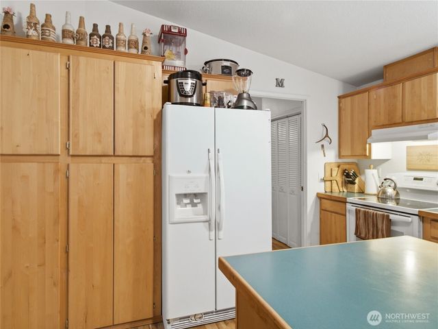 16615 36th Street Ct E, Lake Tapps, WA 98391