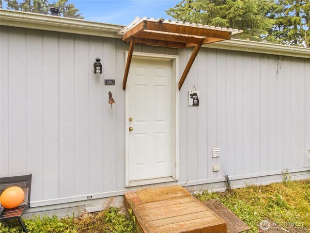 16615 36th Street Ct E, Lake Tapps, WA 98391