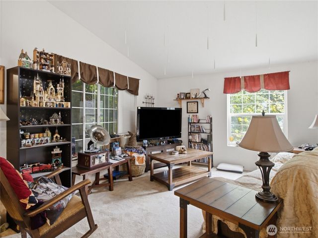 16615 36th Street Ct E, Lake Tapps, WA 98391