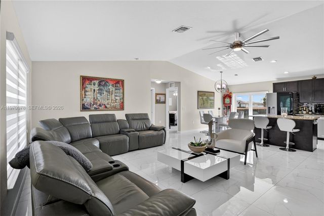 1220 Moore Run, La Belle, FL 33935