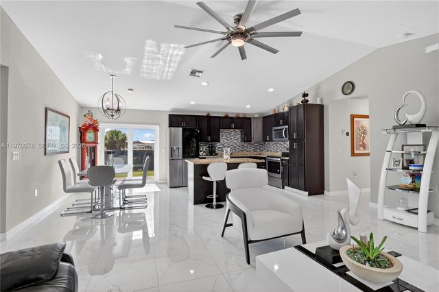 1220 Moore Run, La Belle, FL 33935