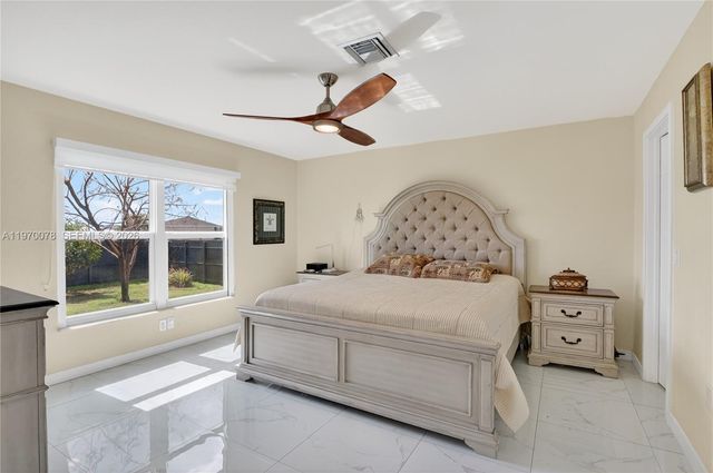 1220 Moore Run, La Belle, FL 33935