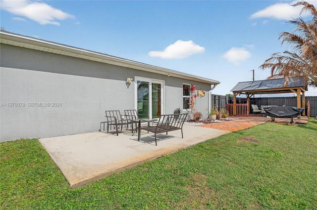 1220 Moore Run, La Belle, FL 33935